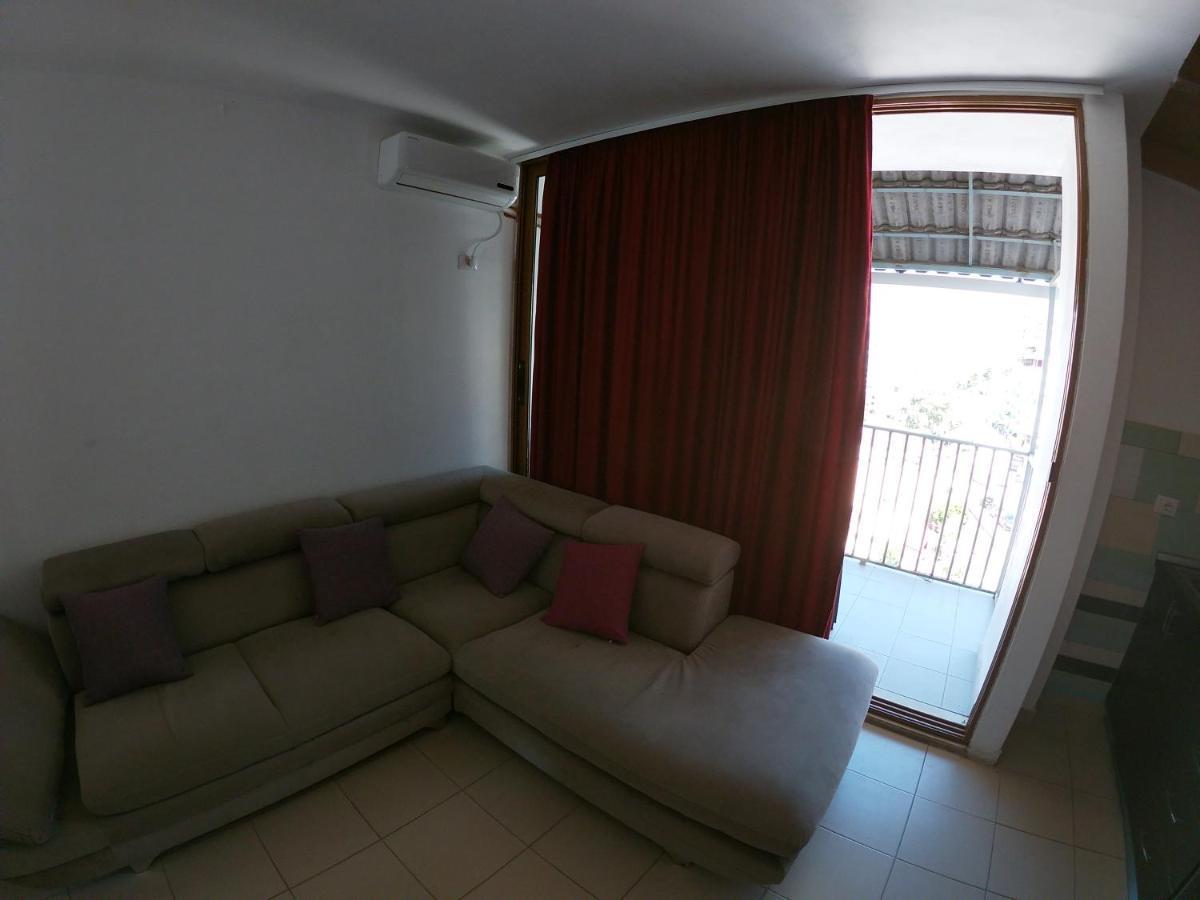 Honey Apartments Near Promenade Sarandë Exteriör bild