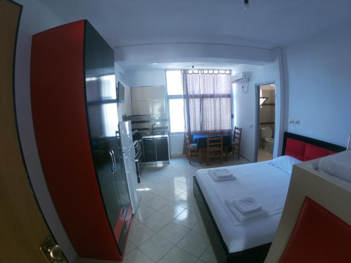 Honey Apartments Near Promenade Sarandë Exteriör bild